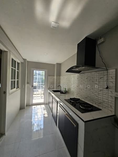 ทาวน์โฮม โกลเด้น ทาวน์ พระราม 9-กรุงเทพกรีฑา, Bangkok, Thap Chang, Saphan Sung, Bangkok, 4 Bedrooms, 103 sqm, Townhouse For Rent, by Living Condo, 60075916 - DDproperty.com