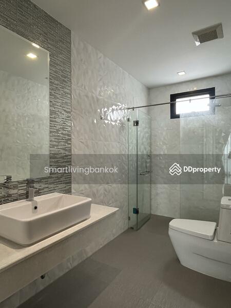 For Sale - House Huai Khwang Ratchada Rama9, Bangkok
