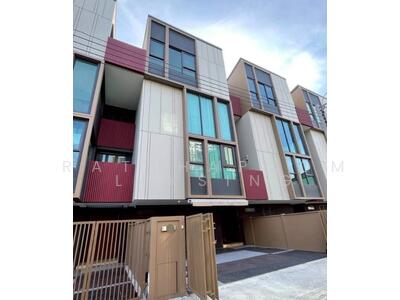 ขาย - Baan Klang Muang Classe Sukhumvit 77 : บ้านกลางเมือง คลาสเซ่ สุขุมวิท 77, กรุงเทพ