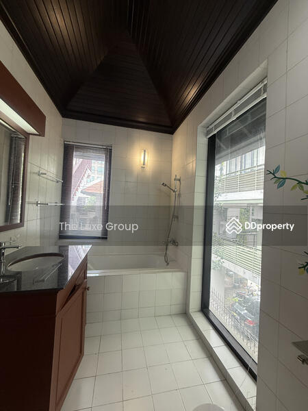 ให้เช่า - Tropical Classy Villa in Phromphong, กรุงเทพ