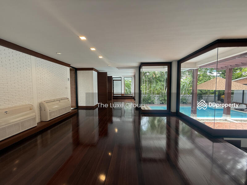 ให้เช่า - Tropical Classy Villa in Phromphong, กรุงเทพ