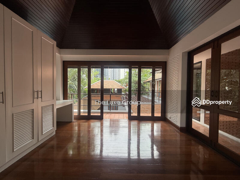 ให้เช่า - Tropical Classy Villa in Phromphong, กรุงเทพ
