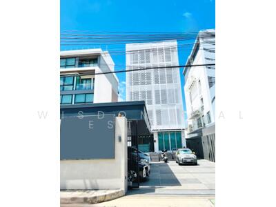 ขาย - อาคารพาณิชย์ 6 ชั้น หลัง อีสต์วิลล์, กรุงเทพ