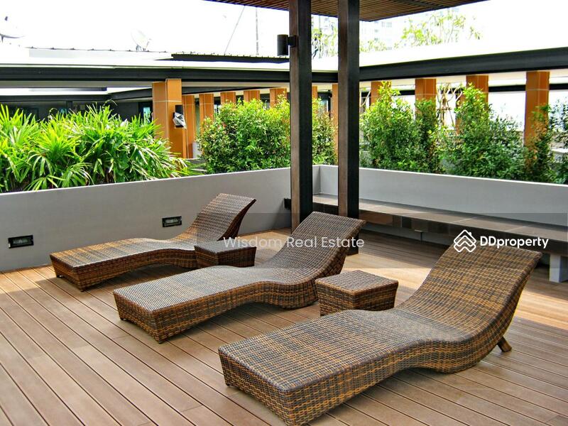 For Sale - For sale 9-storey apartment on the main road of Lat Phrao, Bangkok