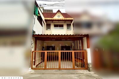 ขาย - DD-954724 ทาวน์เฮ้าส์วัดเกต ถ.ทุ่งโฮเต็ล เชียงใหม่ ใกล้โรงเรียนดาราวิทยาลัย, เชียงใหม่