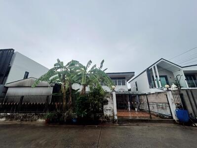 ขาย - หมู่บ้านสังสิทธิ์ ถนนโชคชัย4 แขวงลาดพร้าว เขตลาดพร้าว 10230, กรุงเทพ