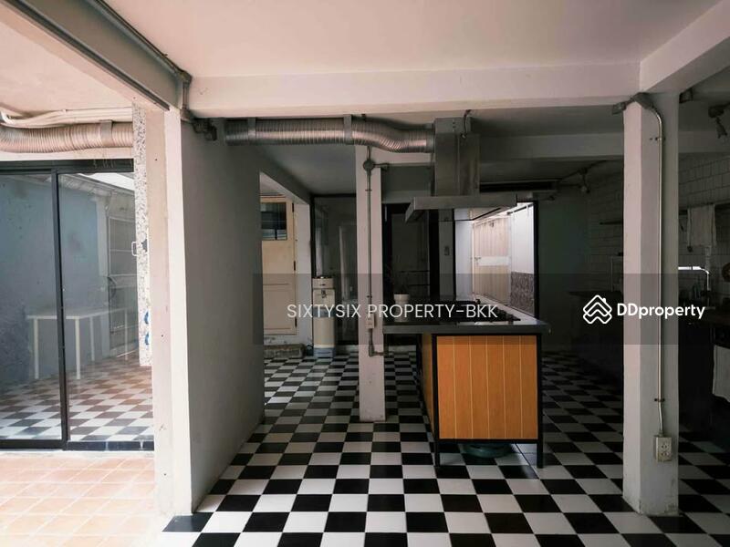 ให้เช่า - Commercial/Shophouse for Rent in Sukhumvit 20, กรุงเทพ