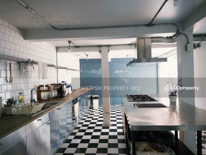 ให้เช่า - Commercial/Shophouse for Rent in Sukhumvit 20, กรุงเทพ