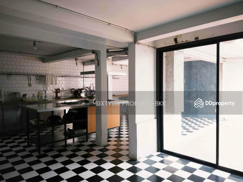 ให้เช่า - Commercial/Shophouse for Rent in Sukhumvit 20, กรุงเทพ