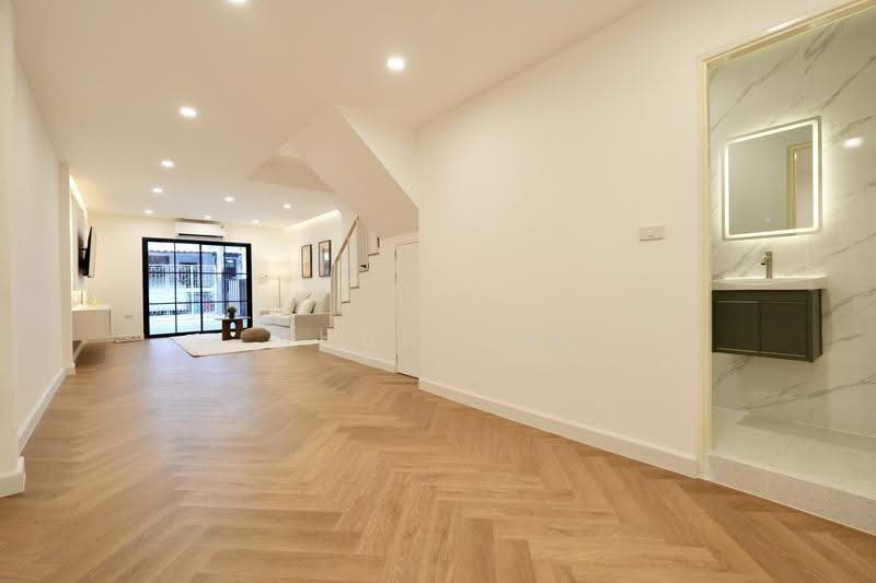 ทาวน์เฮ้าส์ อโศก - ดินแดง ใกล้ MRT พระราม 9, Bangkok, อโศก - ดินแดง พระราม 9 เพชรบุรี, Din Daeng, Bangkok, 4 Bedrooms, 140 sqm, Townhouse For Sale, by Khun Tuk, 60079010 - DDproperty.com