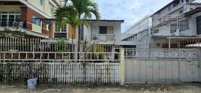 ขาย - บ้านเดี่ยว 2 ชั้น ใกล้ย่านสาธร กรุงเทพ, กรุงเทพ