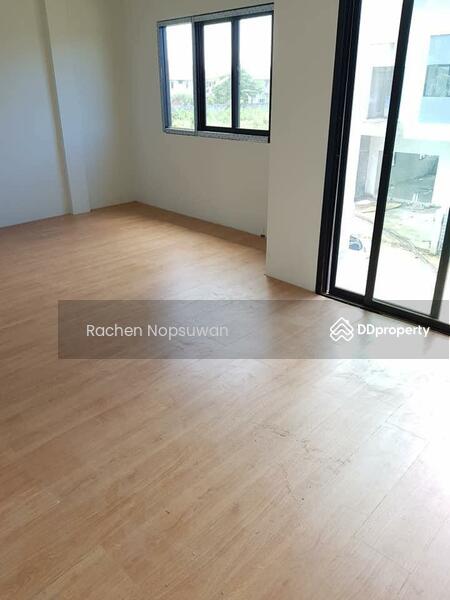 For Sale - sale, 2-storey townhouse, location: Ha Yaek Nam Kracha, size 132.81 sq m, 4 bedrooms,, Songkhla
