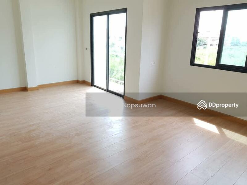 For Sale - sale, 2-storey townhouse, location: Ha Yaek Nam Kracha, size 132.81 sq m, 4 bedrooms,, Songkhla