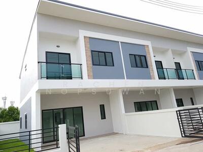 ขาย - ขายด่วน บ้านทาวน์เฮาส์ 2 ชั้น พิกัด ห้าแยกน้ำกระจาย ขนาด 132.81 ตร.วา 4 ห้องนอน ขาย 3.2 ล้านบาท, สงขลา