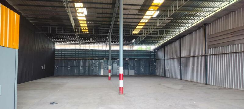 ให้เช่า - โกดังคลังสินค้าให้เช่า ถนนสามวา 400 500 1,000 ตารางเมตรเขตมีนบุรี กทม อยู่ใกล้สี่แยกมีนบุรี, กรุงเทพ