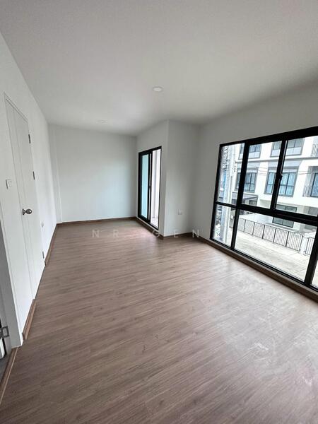 Lumpini Townplace Sukhumvit-Srinakarin : ลุมพินี ทาวน์เพลส สุขุมวิท-ศรีนครินทร์, สมุทรปราการ, สำโรงเหนือ, เมืองสมุทรปราการ, สมุทรปราการ, 161 ตร.ม., ทาวน์เฮ้าส์ ขาย, โดย NRagent, 60080327 - DDproperty.com