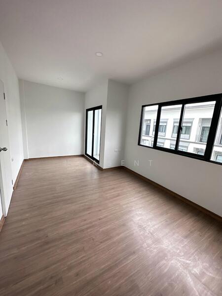 Lumpini Townplace Sukhumvit-Srinakarin, Samut Prakan, Samrong Nua, Muang Samut Prakarn, Samut Prakan, 3 Bedrooms, 161 sqm, Townhouse For Sale, by NRagent, 60080327 - DDproperty.com