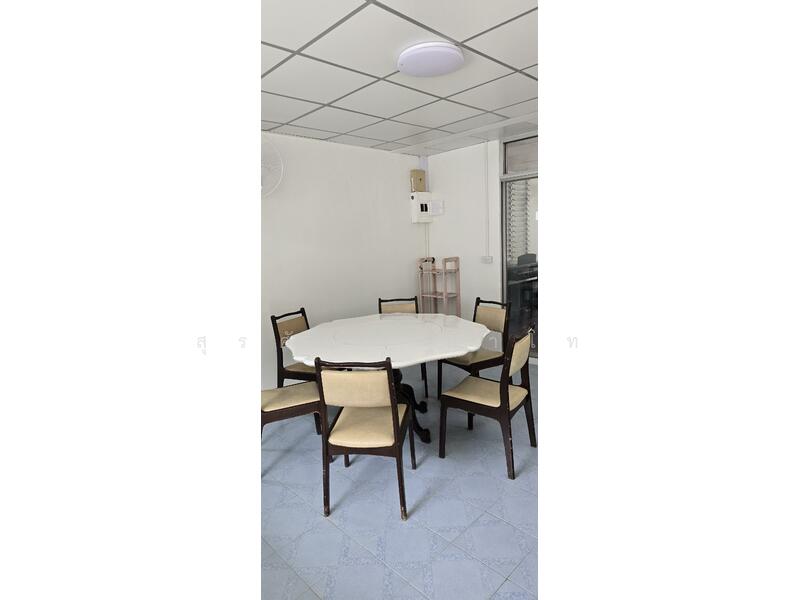 Detached house Sathron soi.9 for rent 70,000 Baht per month 4bedroom2bathroom1Toilet2Parking, Bangkok, Bang Rak, Bangkok, 4 Bedrooms, 185 sqm, Single Detached House For Rent, by Surasak Satho, 60081041 - DDproperty.com