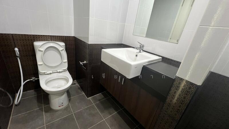 Asakan Place Srinakarin, Bangkok, 617 Srinakarin Road, Suan Luang, Suan Luang, Bangkok, 2 Bedrooms, 42 sqm, Condo For Rent, by Chawich Jeamsakon, 60082741 - DDproperty.com