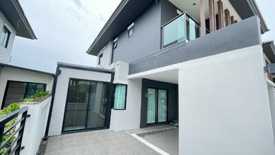 For Sale - ขายบ้านแฝดโครงการ หมู่บ้าน เอ็นซี ออนกรีน ปาล์ม พาร์ค 1 (Nc on Green Palm Park), Pathum Thani