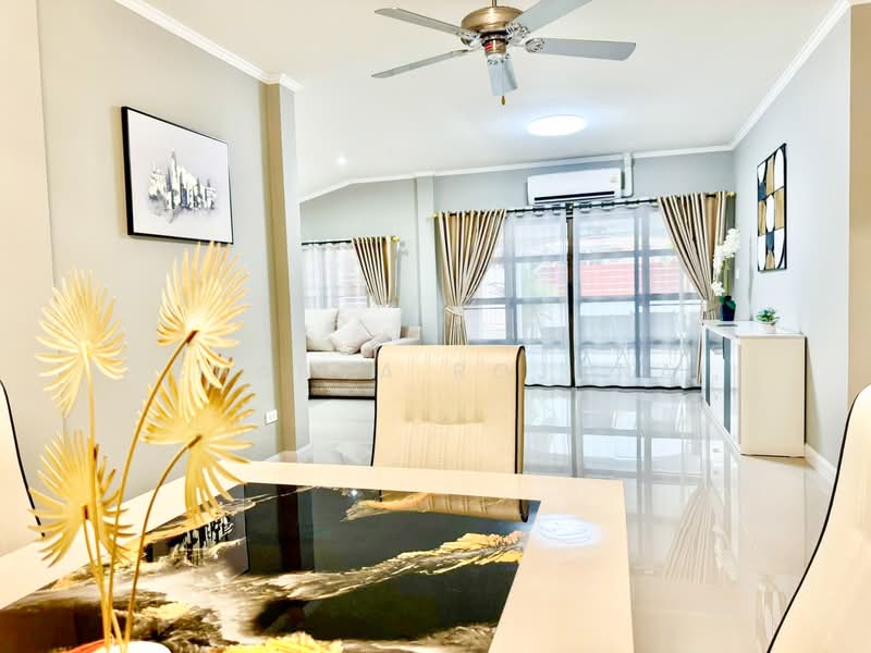 Modern Luxury Pool Villa – East Pattaya 4 Bedrooms Fully Furnished, Chon Buri (Pattaya), Nong Pru, Bang Lamung (Pattaya), Chon Buri (Pattaya), 4 Bedrooms, 150 sqm, Single Detached House For Sale, by Chanya Rojana, 60084600 - DDproperty.com