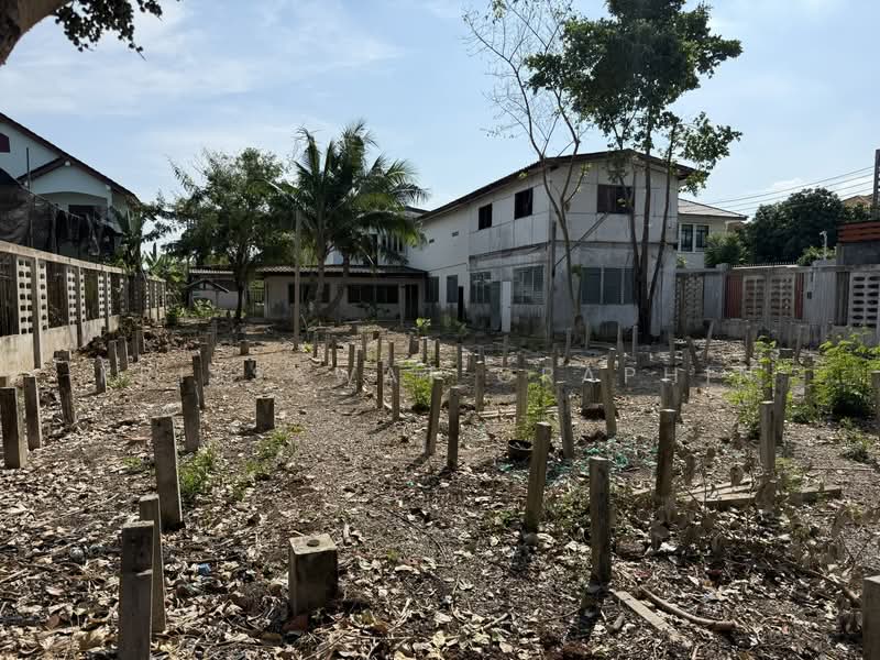 ที่ดิน 1 ไร่ ใกล้สนามบินดอนเมือง, กรุงเทพ, โกสุมรวมใจ, สีกัน, ดอนเมือง, กรุงเทพ, 1,640 ตร.ม., ที่ดิน ขาย, โดย Krissawat Oraphin, 60084819 - DDproperty.com