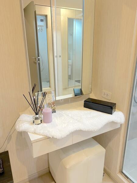 Life Ratchadapisek, Bangkok, 279 Ratchadapisaek Road, Huai Khwang, Huai Khwang, Bangkok, 2 Bedrooms, 65 sqm, Condo For Sale, by Nami E., 60085601 - DDproperty.com