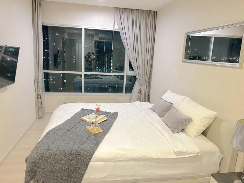 Life Ratchadapisek, Bangkok, 279 Ratchadapisaek Road, Huai Khwang, Huai Khwang, Bangkok, 2 Bedrooms, 65 sqm, Condo For Sale, by Nami E., 60085601 - DDproperty.com