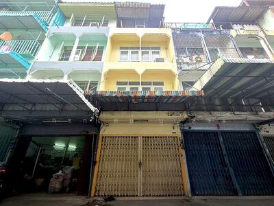 ขาย - ตึกแถว 3.5 ชั้น 1 คูหา ซอยประชาสงเดคราะห์2แยก17, กรุงเทพ