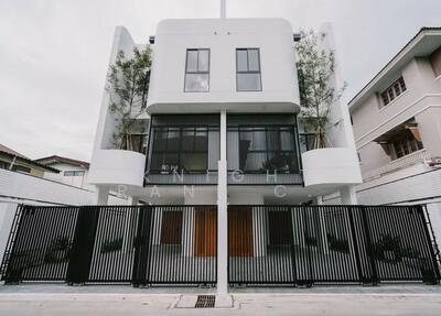 ขาย - บ้านเดี่ยวโซนสุขุมวิท, กรุงเทพ