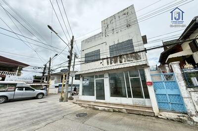 ขาย - ขายทาวน์โฮม 2.5 ชั้น ซอยภานุวงศ์12 ถนนสุขุมวิท 117 ใกล้BTS สถานีปู่เจ้า, สมุทรปราการ