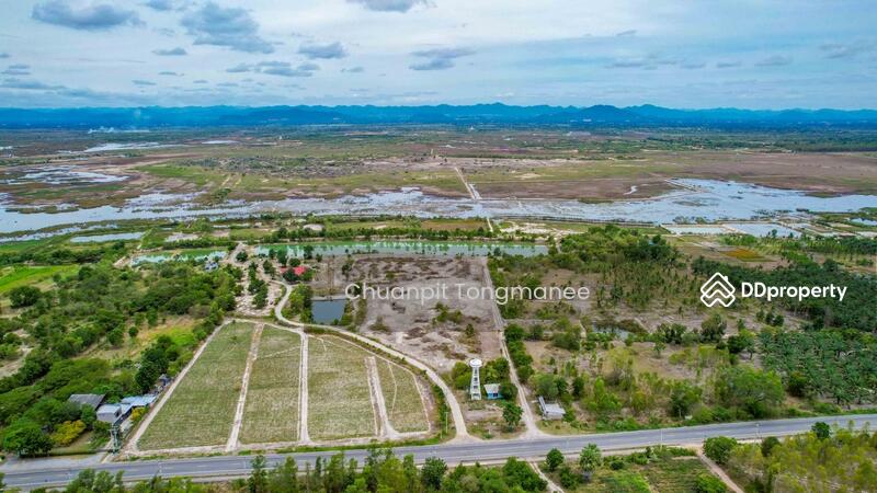 For Sale - Land next from the lake for sale, Land Area 15 Rai 3 Ngan 23 sq.wah, Price 500,00, Prachuap Khiri Khan