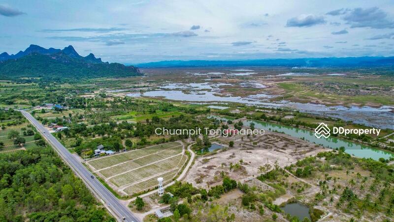 For Sale - Land next from the lake for sale, Land Area 15 Rai 3 Ngan 23 sq.wah, Price 500,00, Prachuap Khiri Khan