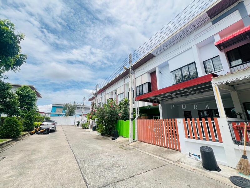 2-Story Townhome, Patta Town Village, Nongprue, Chonburi, Chon Buri (Pattaya), หมู่บ้านภัททาทาวน์, Nong Pru, Bang Lamung (Pattaya), Chon Buri (Pattaya), 3 Bedrooms, 110 sqm, Townhouse For Sale, by Kulaya Thanapura, 60089909 - DDproperty.com