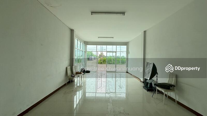 For Sale - 3-storey townhouse, ready to move in, near Suwinthawong Road, good location, suitable for business., Chachoengsao