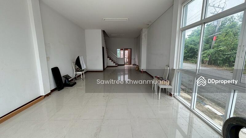 For Sale - 3-storey townhouse, ready to move in, near Suwinthawong Road, good location, suitable for business., Chachoengsao