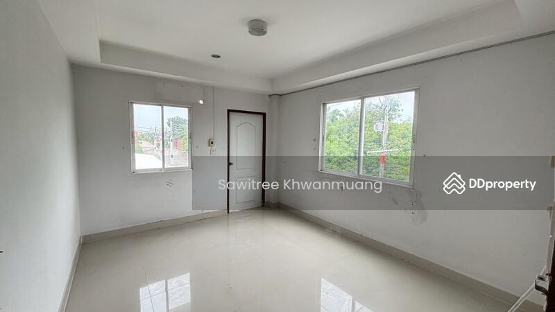 For Sale - 3-storey townhouse, ready to move in, near Suwinthawong Road, good location, suitable for business., Chachoengsao
