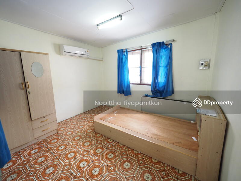 For Rent - For Rent Sathon 3 Storey Townhouse, 4Beds, 100m Walk From BRT Thanon Chan, Bangkok