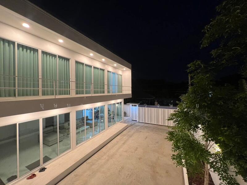 ทำเลลาดกระบัง 1ให้เช่าบ้านเดี่ยว 5 นอน บ้านสวยมาก สีขาว สไตล์โมเดิร์น มินิมอล ใกล้สุวรรณภูมิ, กรุงเทพ, ลาดกระบัง, กรุงเทพ, 250 ตร.ม., บ้านเดี่ยว ให้เช่า, โดย บุษบา รัตนวงษ์ชัย, 60090796 - DDproperty.com