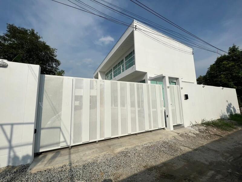 ทำเลลาดกระบัง 1ให้เช่าบ้านเดี่ยว 5 นอน บ้านสวยมาก สีขาว สไตล์โมเดิร์น มินิมอล ใกล้สุวรรณภูมิ, Bangkok, ลาดกระบัง, Lat Krabang, Bangkok, 5 Bedrooms, 250 sqm, Single Detached House For Rent, by บุษบา รัตนวงษ์ชัย, 60090796 - DDproperty.com