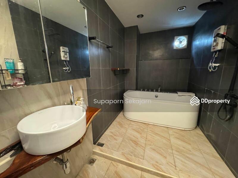For Rent - โกดังพร้อมสำนักงาน 2,000 ตรม. จรัญ 37, Bangkok