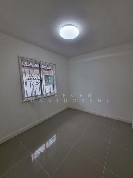 Pruksa Ville 10 Petchkasem-Phutthamonthon Sai 4, Nakhon Pathom, Soi Krathum Lom 19, Phutthamonthon Sai 4 Road, Krathum Lom, Sam Phran, Nakhon Pathom, 3 Bedrooms, 100 sqm, Townhouse For Sale, by Apaporn Muanthorani, 60091239 - DDproperty.com