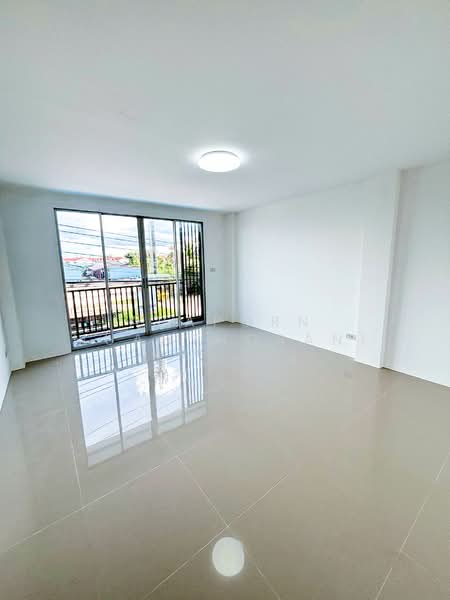 ขาย - ขายทาวน์โฮม 3 ชั้น ต.บางแขม อ.เมือง จ.นครปฐม, นครปฐม