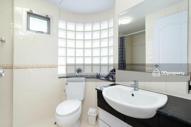 For Rent - Charming Resident Sukhumvit 22, Bangkok