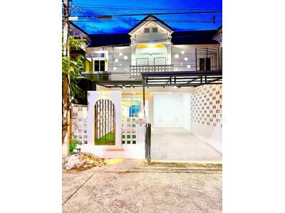 ขาย - Moobaan Piyawararom Khlong 4 : หมู่บ้านปิยวรารมย์ คลอง 4, ปทุมธานี