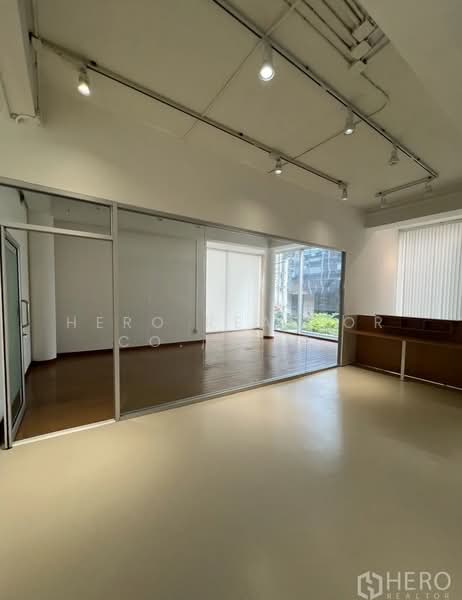 For Rent Bangkok Office Surawong BTS Sala Daeng Bang Rak BRE23006, Bangkok, Si Phraya, Bang Rak, Bangkok, , 237 sqm, Office Space For Rent, by Hero Realtor Co., Ltd., 60095611 - DDproperty.com
