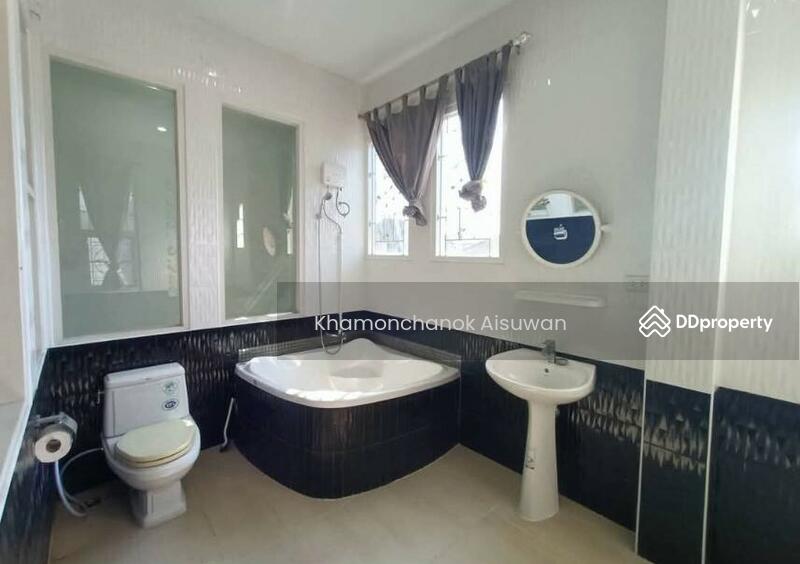 For Rent - 6 Bedrooms House for Rent in Chiang Mai, Chiang Mai