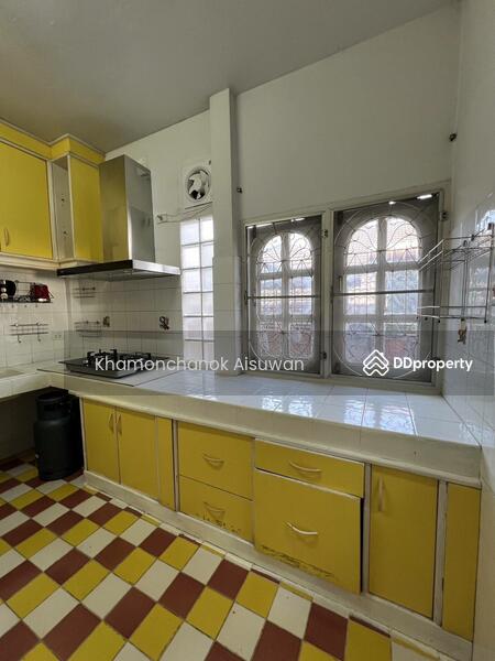 For Rent - 6 Bedrooms House for Rent in Chiang Mai, Chiang Mai