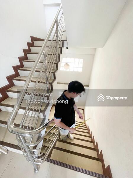 For Sale - Theparak Commercial Building near CJ supermarket, Samut Prakan