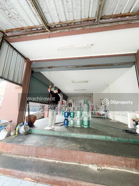 For Sale - Theparak Commercial Building near CJ supermarket, Samut Prakan